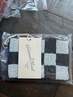 NWT Universal Thread Black & White Beaded Coin purse bag